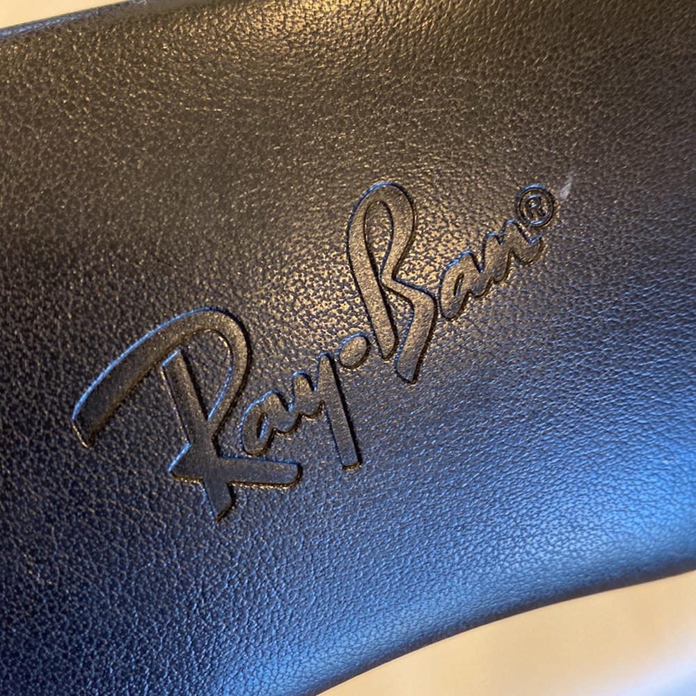 Ray-Ban glasses case - Picture 4 of 16